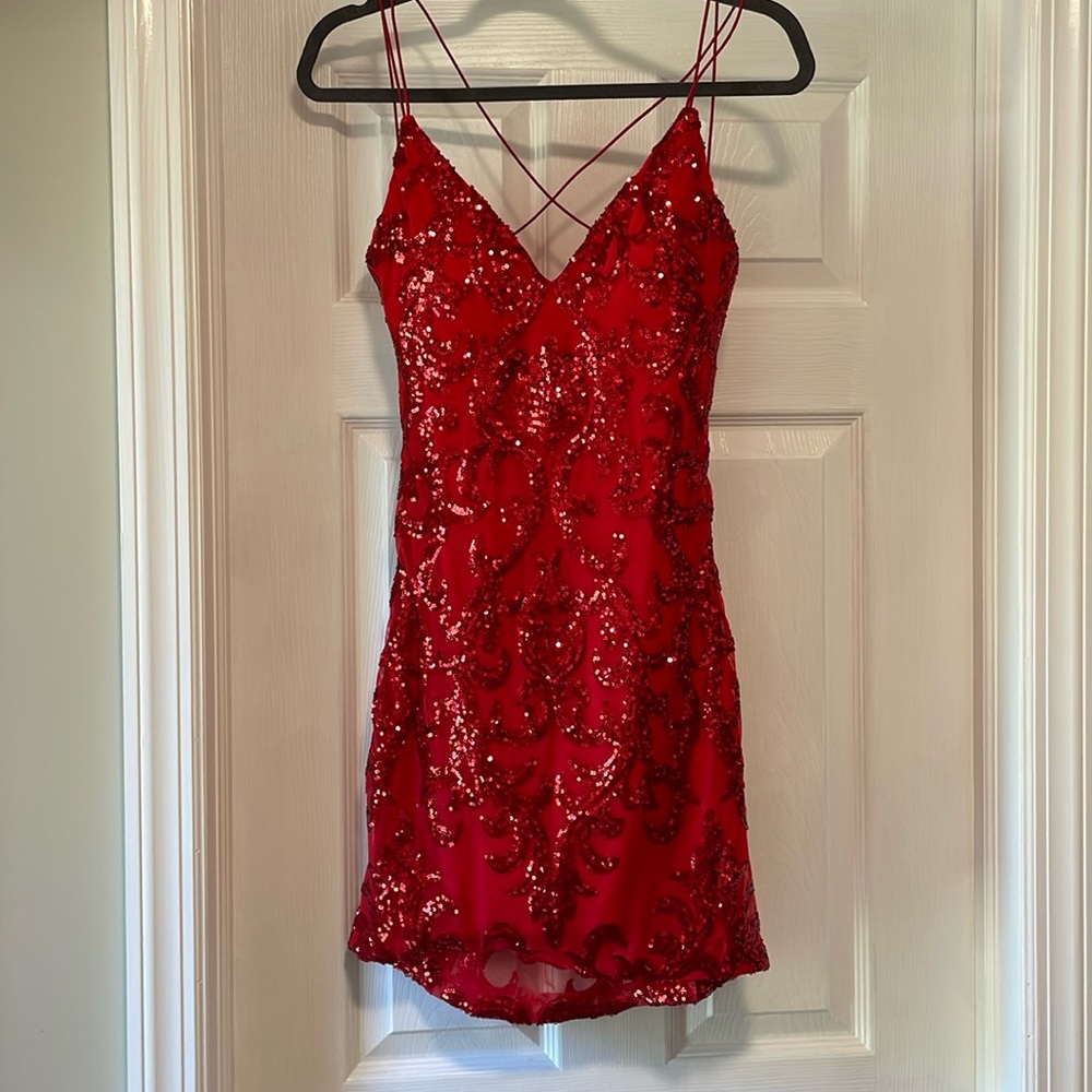 Windsor - Karina Formal Sequin Cross-Back Mini Dress - M